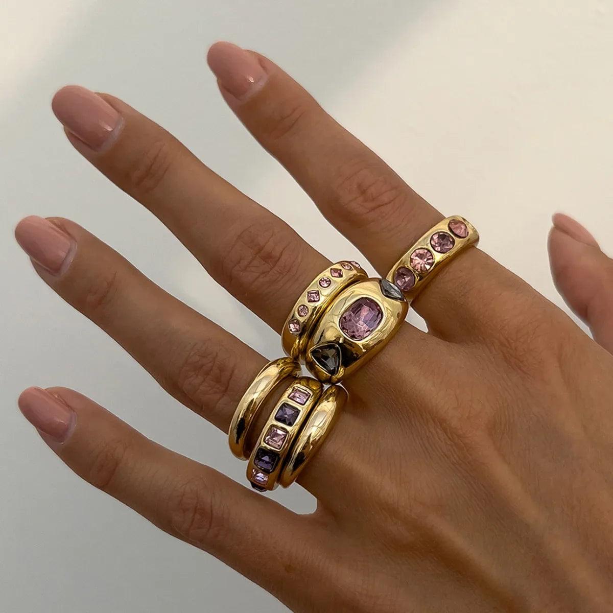 Van Berge Mode© | Set van 6 Goudkleurige Ringen met Paarse Zirkoon ƒ?? Verstelbaar & Luxe Afwerking